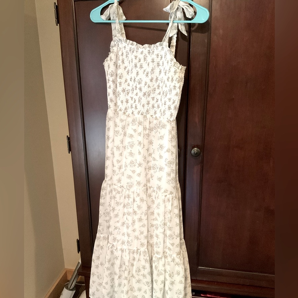 Celebrity Pink White Floral Maxi Dress